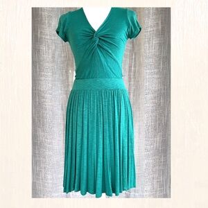 Anthropologie Dolan Taya NWOT Green Twisted-Front Jersey T-shirt Dress M/P